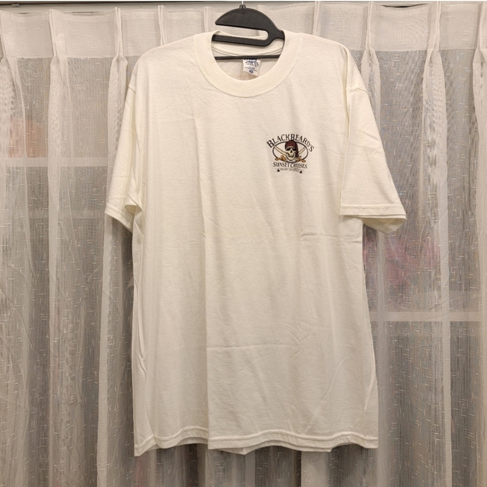 Crazy Shirts Blackbeard's Sunset Cruises Short Sleeve T Shirt Size Medium NWT